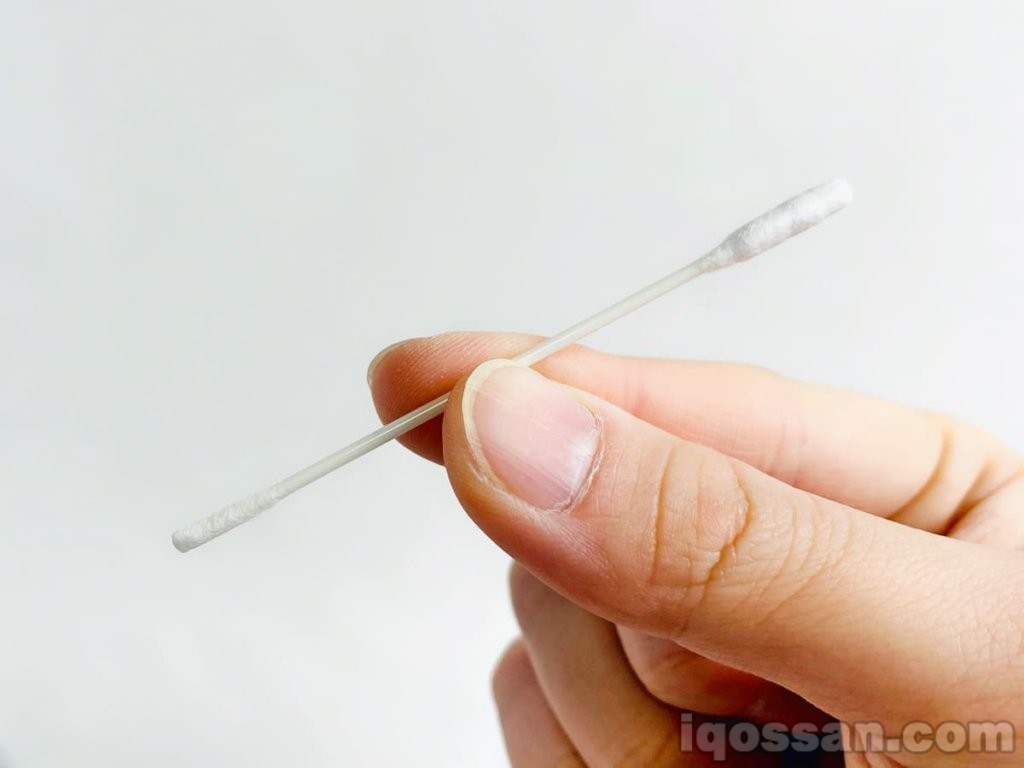 lil HYBRID专用棉签两端粗细不同。利用各自形状进行最佳清洁。