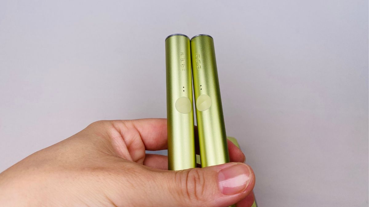 比较IQOS ILUMA与IQOS ILUMA Prime持有者