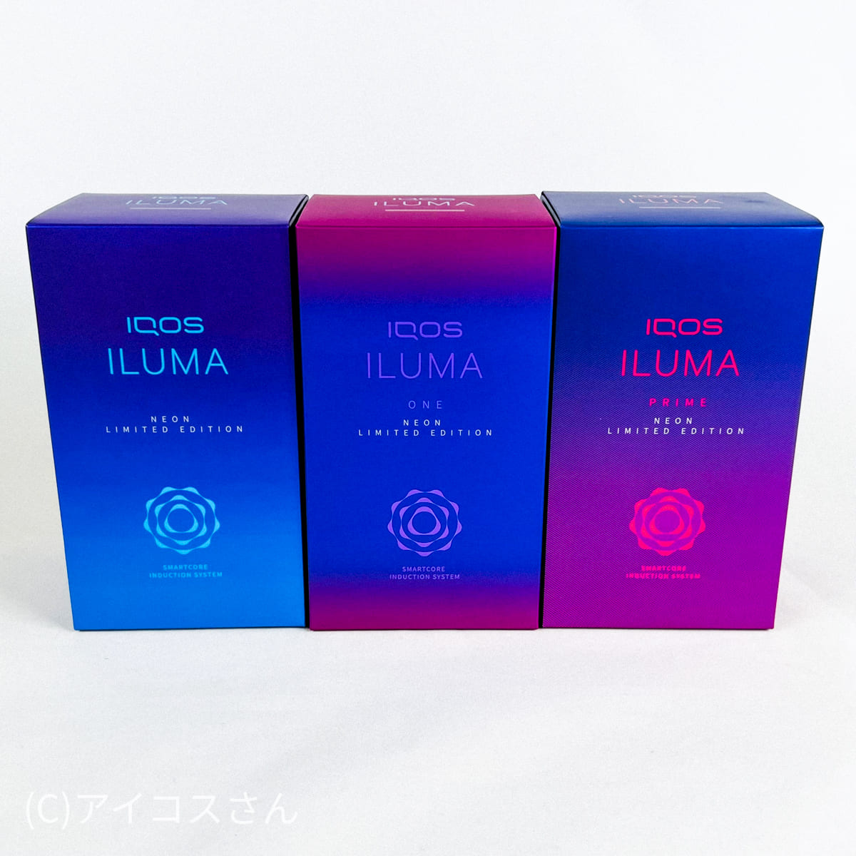 从左至右依次为IQOS ILUMA、IQOS ILUMA ONE、IQOS ILUMA PRIME「霓虹款」的包装。