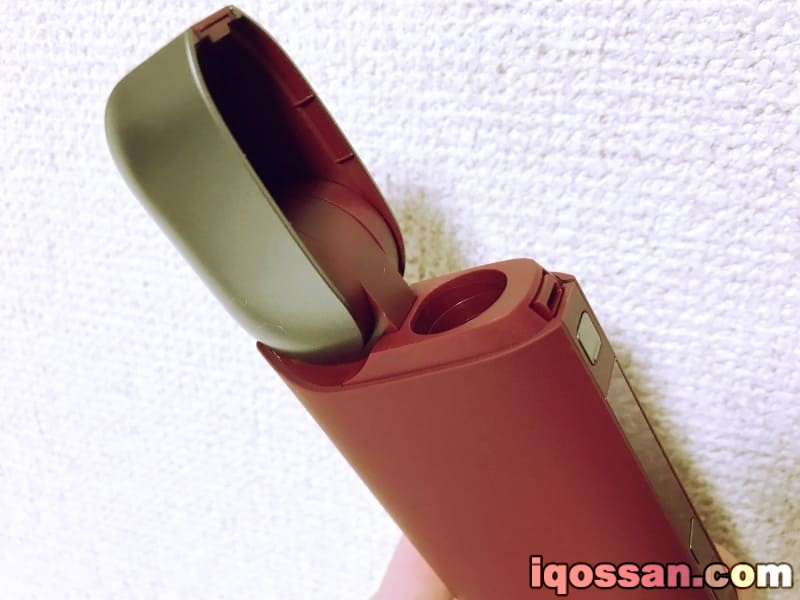 IQOS Dark Red的口袋充电器